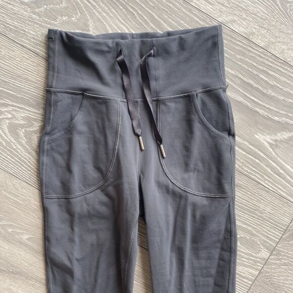 Lululemon Leggings with Pockets  - Picture 2 of 8